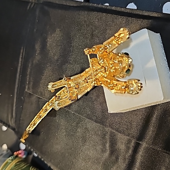 Over the Shoulder Broach - Picture 4 of 4